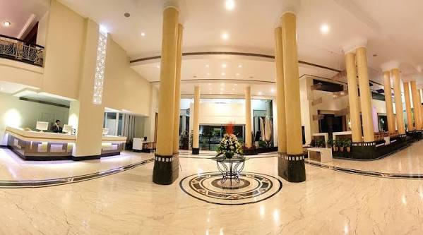 Sayaji Hotel Indore Grand Entrance